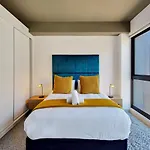 Luxurious Hotel-Type Living Couples Retreat- Pool