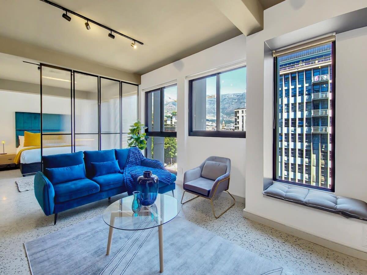 Apartment Luxurious Hotel-type Living Couples Retreat- Pool