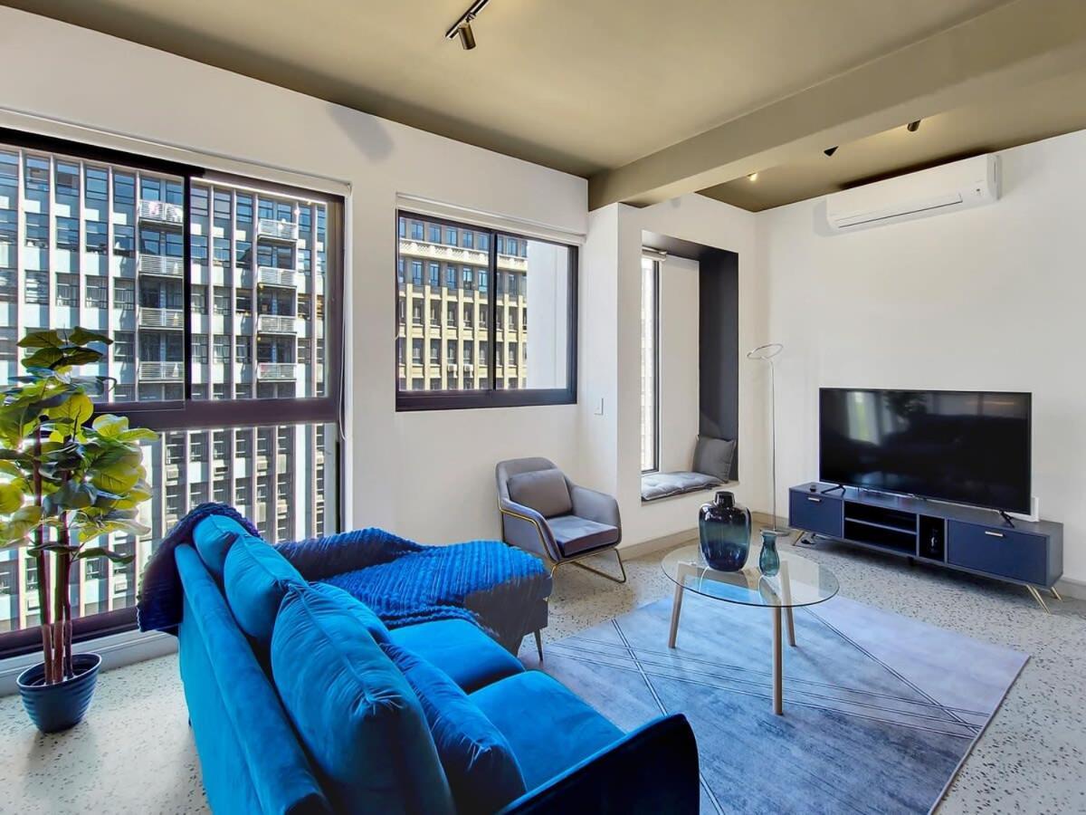Luxurious Hotel-type Living Couples Retreat- Pool * Cape Town