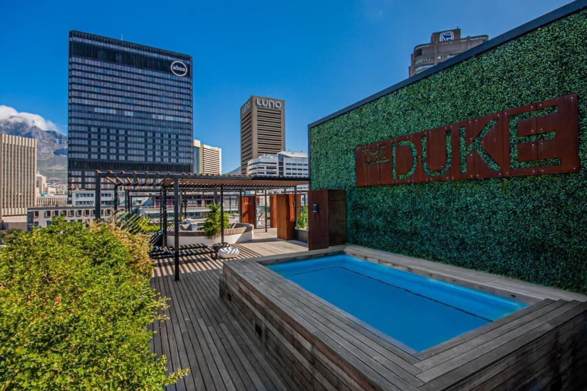 Luxurious Hotel-type Living Couples Retreat- Pool